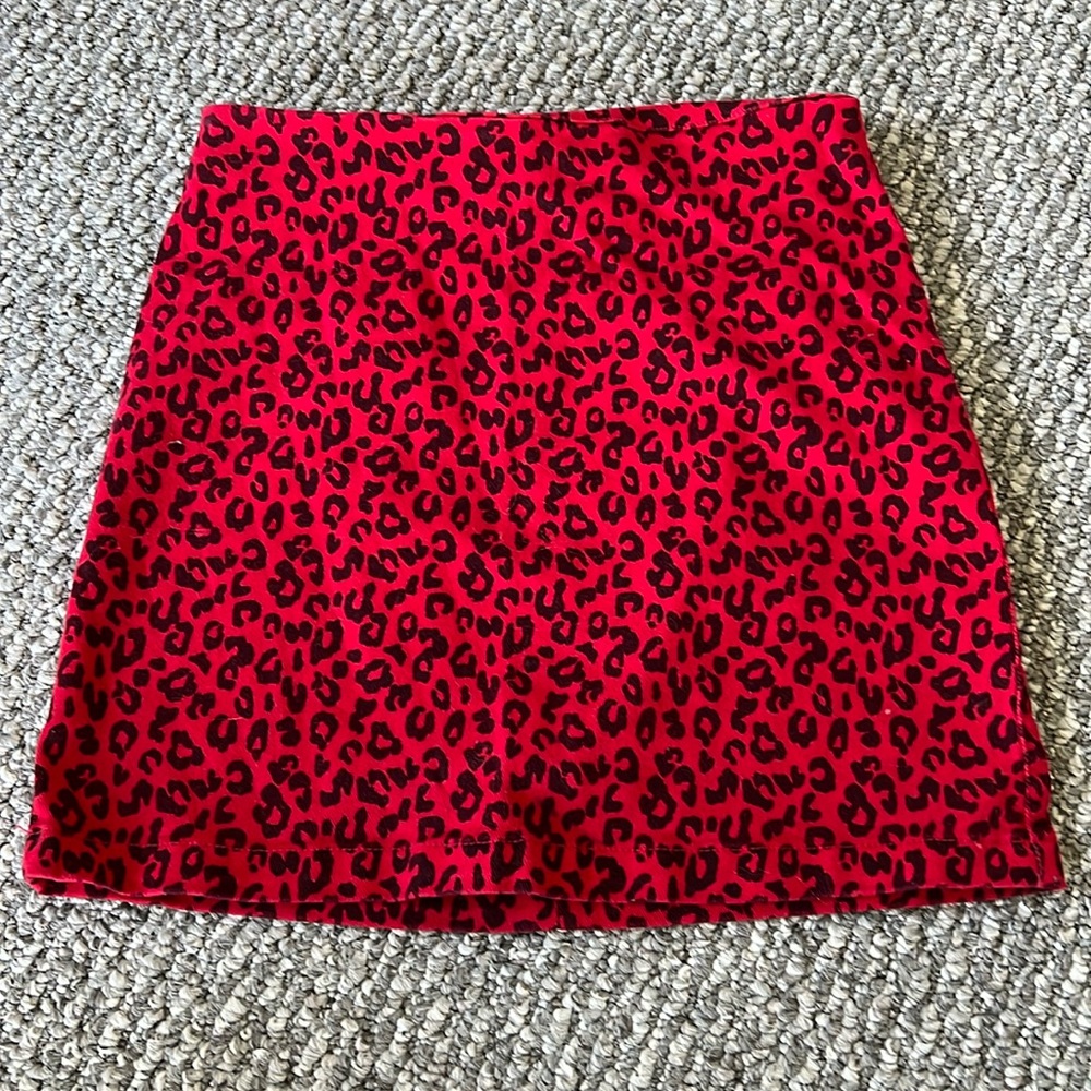Forever 21 red and black leopard skirt size S